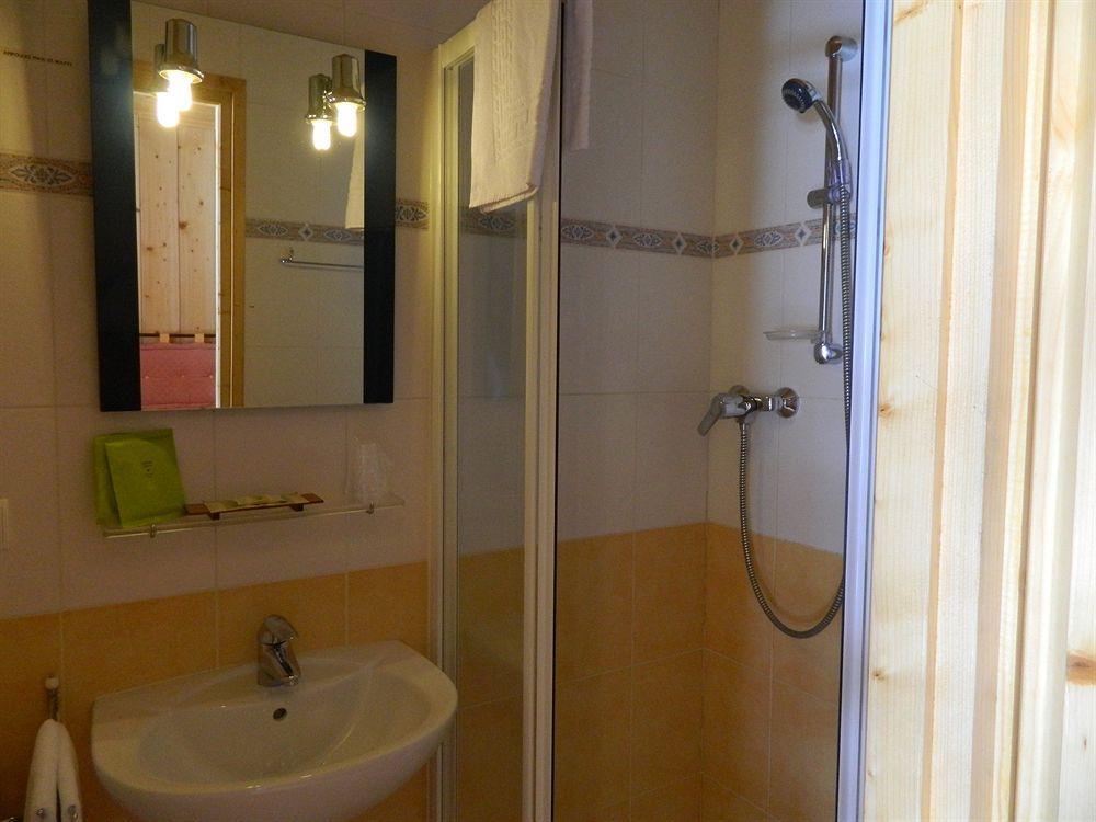 Logis Hotel Les Sapins Montriond Ngoại thất bức ảnh